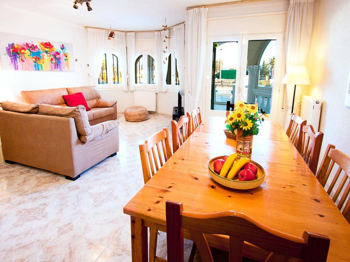 Holiday Home Requesens Canal Empuriabrava Luaran gambar